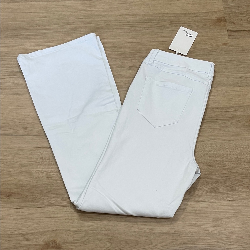 1822 Denim Women's Crisp White Straight Leg Jeans